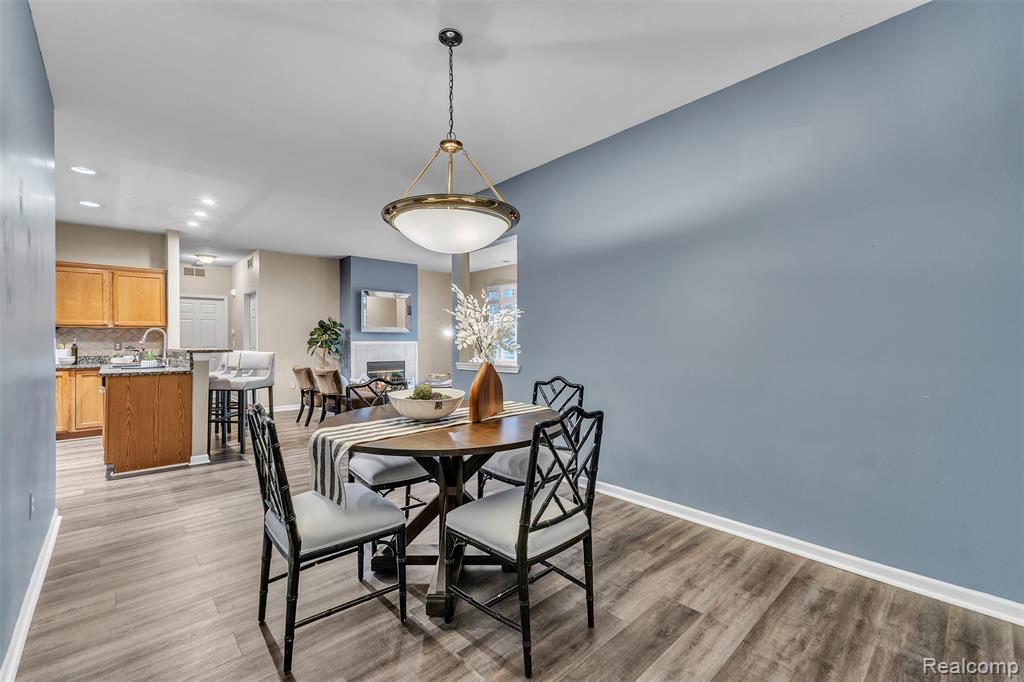 5589 TWIN OAKS Drive, Sterling Heights, MI 48314 — Photo 15