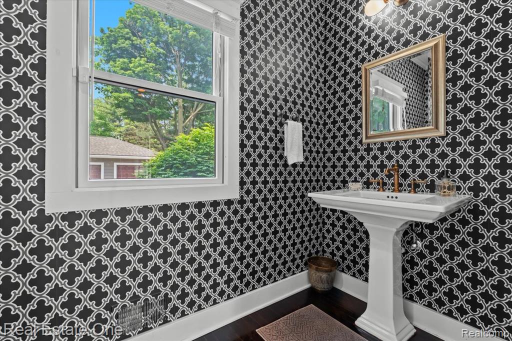 22 Elm Park Boulevard, Pleasant Ridge, MI — Photo 19