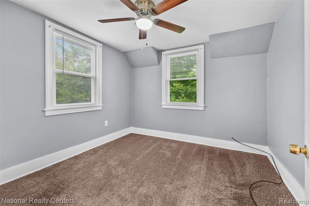 686 N Perry Street, Pontiac, MI 48342 — Photo 17