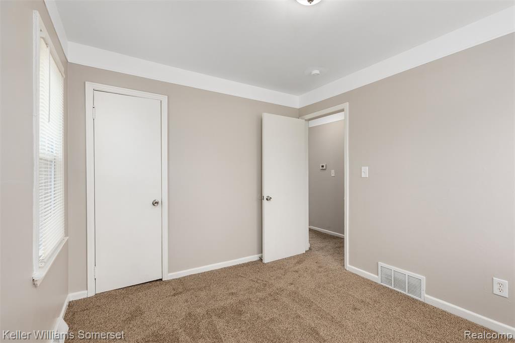 8477 Prospect Avenue, Warren, MI 48089 — Photo 10