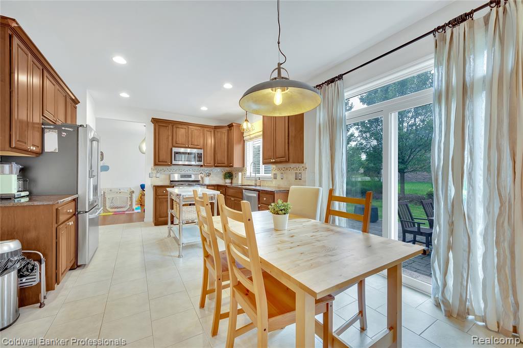 597 Bay Pointe Drive, Oxford, MI 48371 — Photo 5