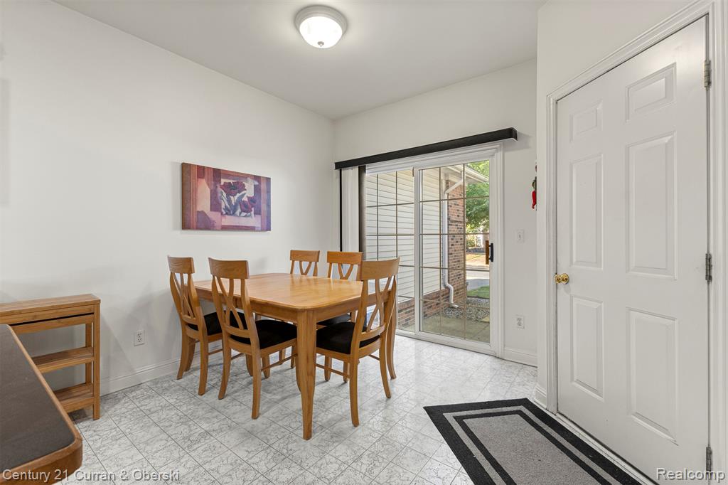 5296 S River Drive S, Commerce Twp, MI 48382 — Photo 11