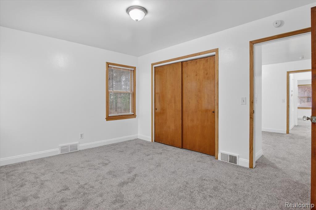 18671 Huntington Avenue, Harper Woods, MI 48225 — Photo 21