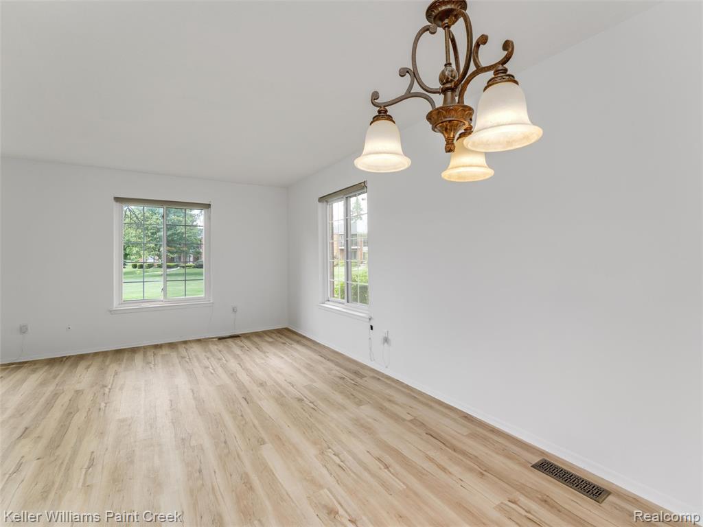 685 E Fox Hills Drive, 67, Bloomfield Hills, MI 48304 — Photo 8
