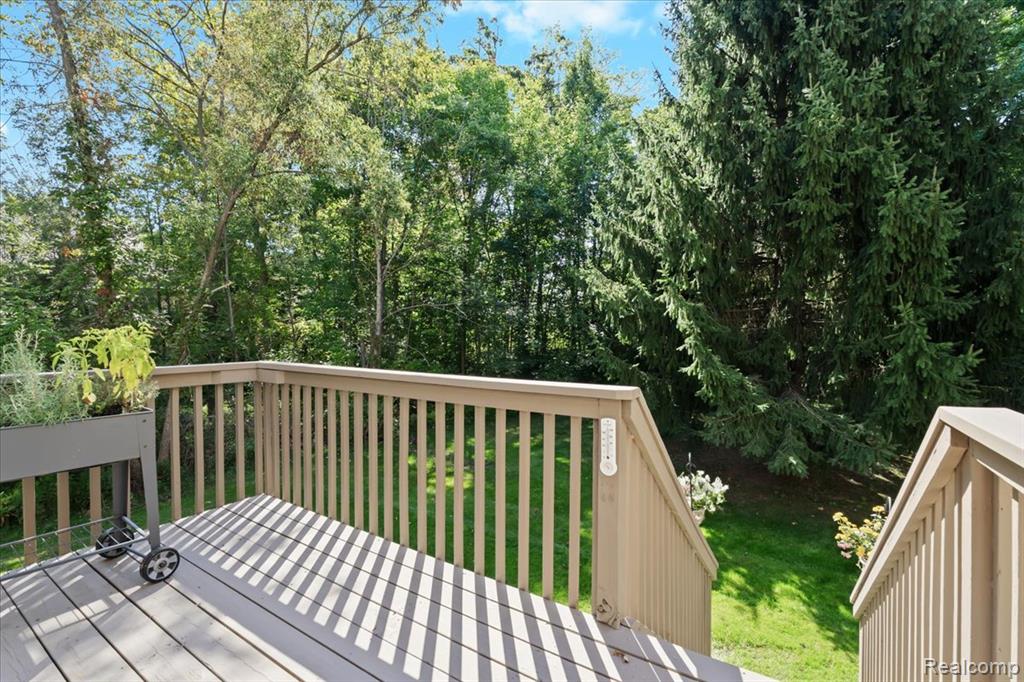 10484 Northvalley Court, Hartland, MI 48353 — Photo 40