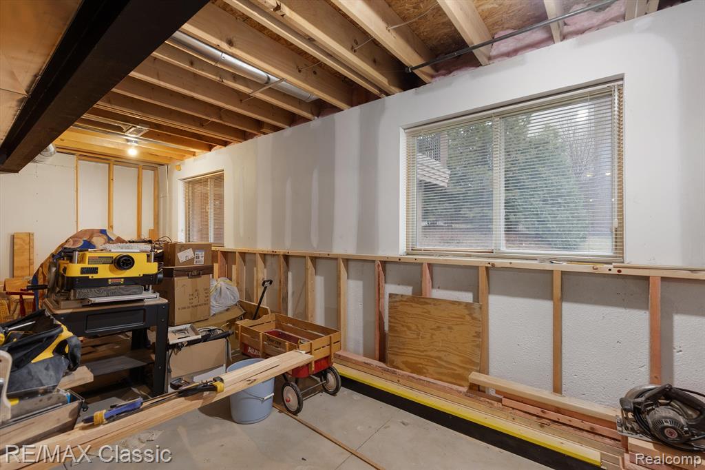 25345 MEADOW, South Lyon, MI 48178 — Photo 40