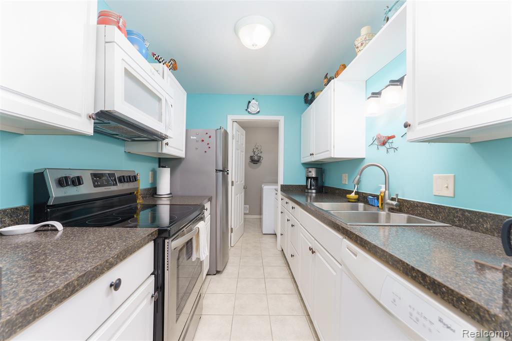 722 Griswold Street, 8, Howell, MI 48843 — Photo 12