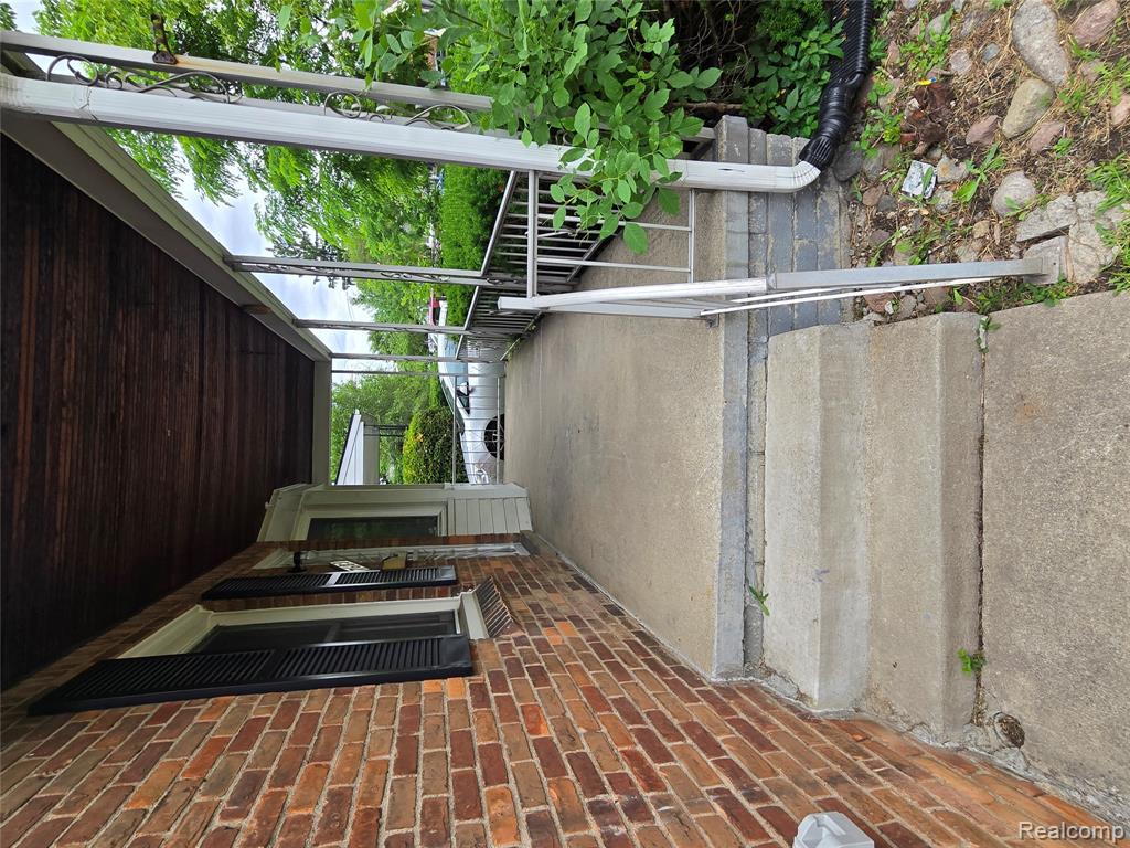 7683 Greenview Avenue, Detroit, MI 48228 — Photo 36