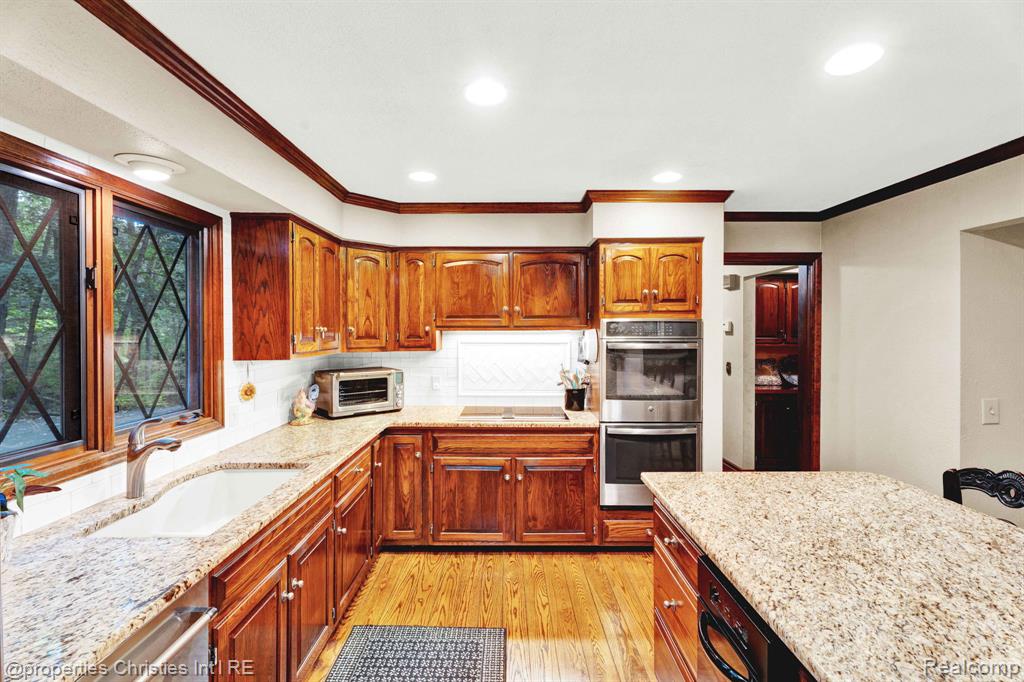 1100 Bretton Lane, Bloomfield Hills, MI 48304 — Photo 17