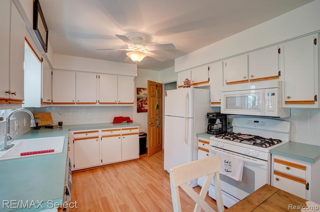 4085 Manner Drive, Flint, MI 48506 — Photo 10