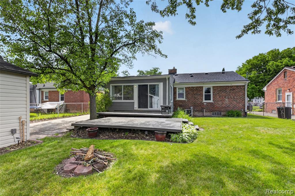 9818 Roseland Street, Livonia, MI 48150 — Photo 40