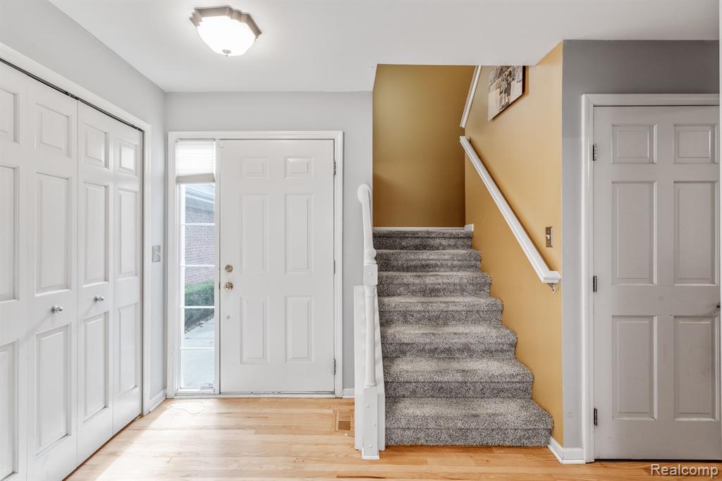 605 James Circle, Royal Oak, MI 48067 — Photo 4