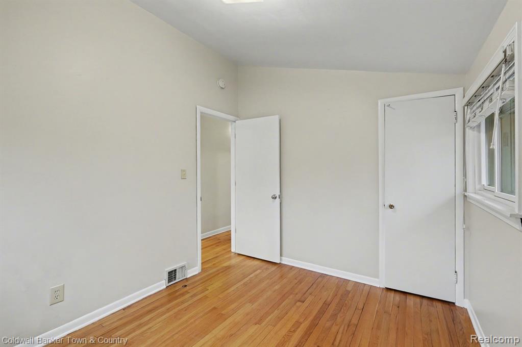 17360 Redwood Avenue, Southfield, MI 48076 — Photo 13