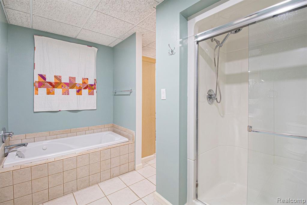 7643 MISTWOOD Drive, White Lake, MI 48383 — Photo 47