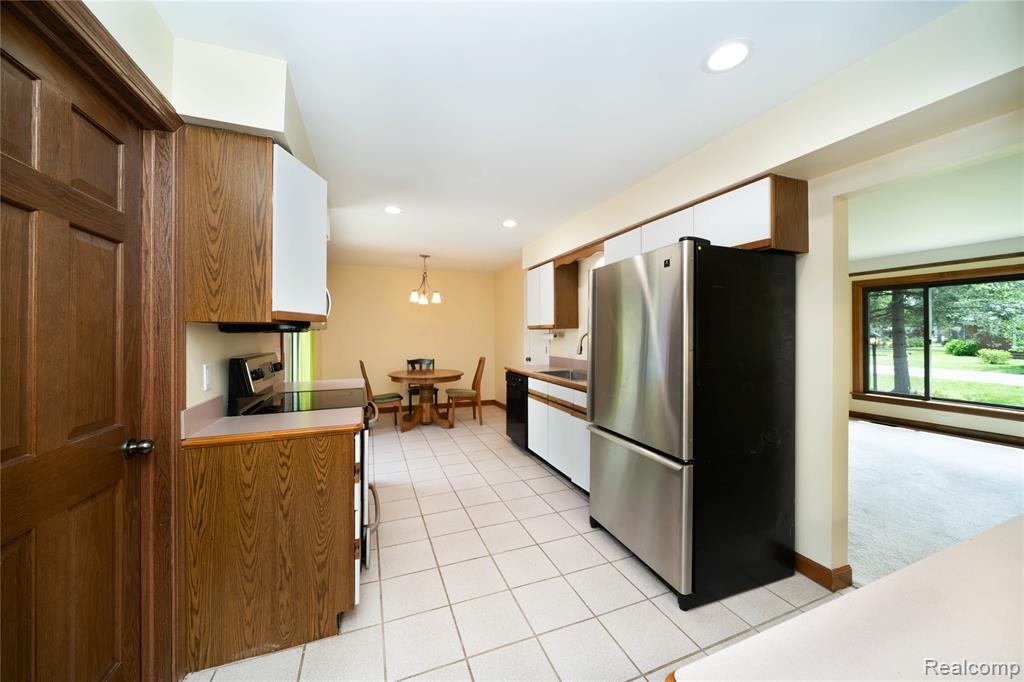 7806 Circle Boulevard, West Bloomfield, MI 48323 — Photo 30