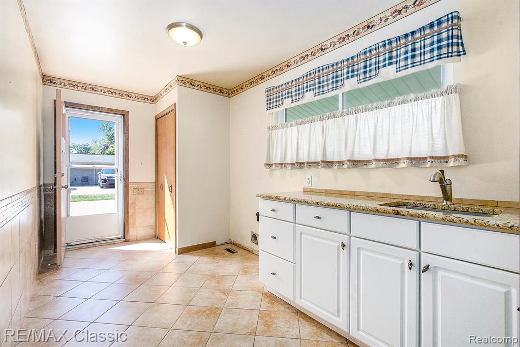 9304 Morrison Avenue, Plymouth, MI 48170 — Photo 27