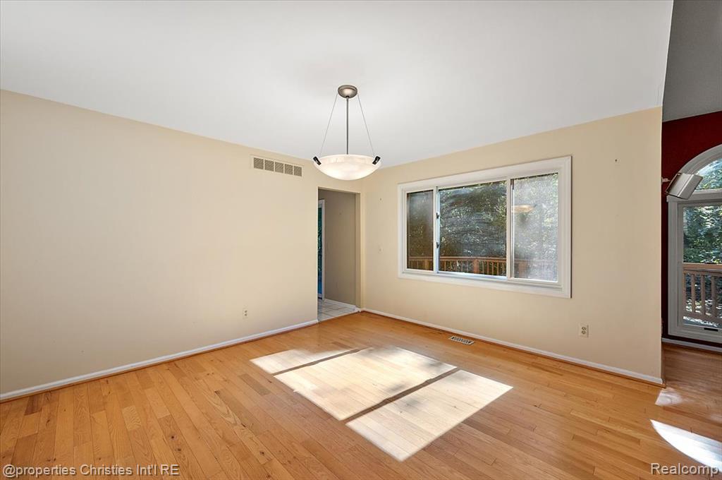 6835 High Ridge Road, West Bloomfield, MI 48324 — Photo 31