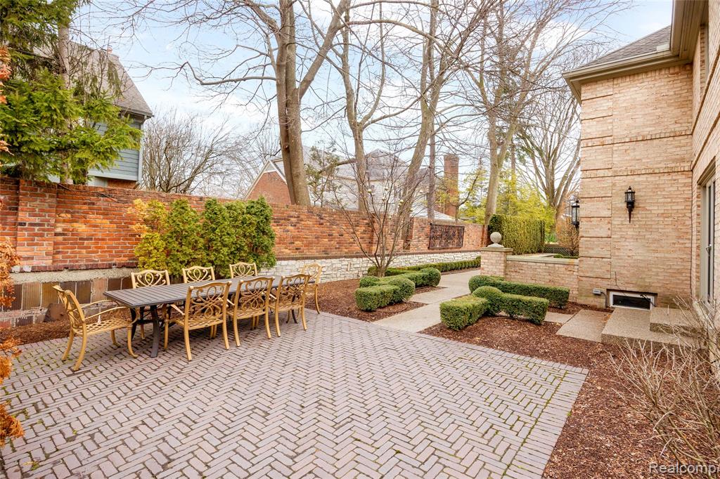 10 Sycamore Lane, Grosse Pointe, MI 48230 — Photo 3