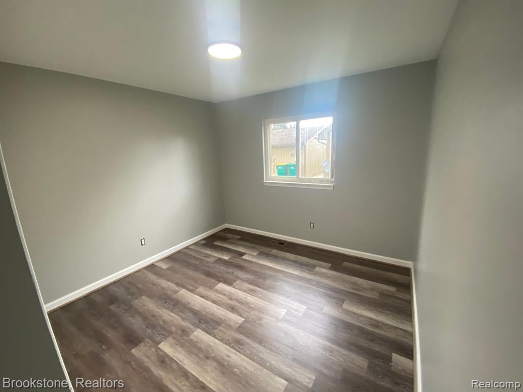 940 FRED W MOORE, St. Clair, MI 48079 — Photo 9