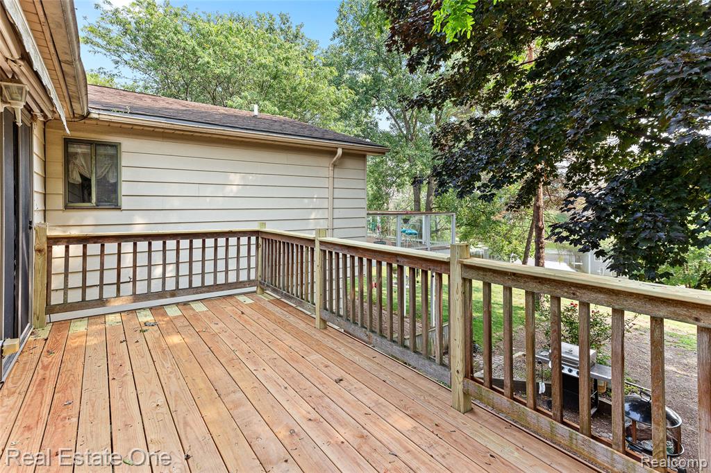 2509 Golden Shores Drive, Fenton, MI 48430 — Photo 14