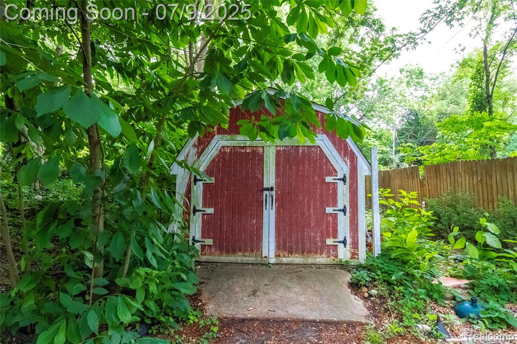 1917 Lochinvar Boulevard, Oakland, MI — Photo 29