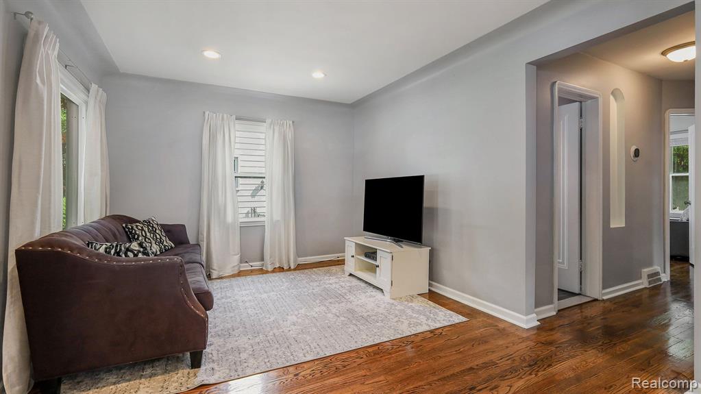 810 N GAINSBOROUGH Avenue, Royal Oak, MI 48067 — Photo 6