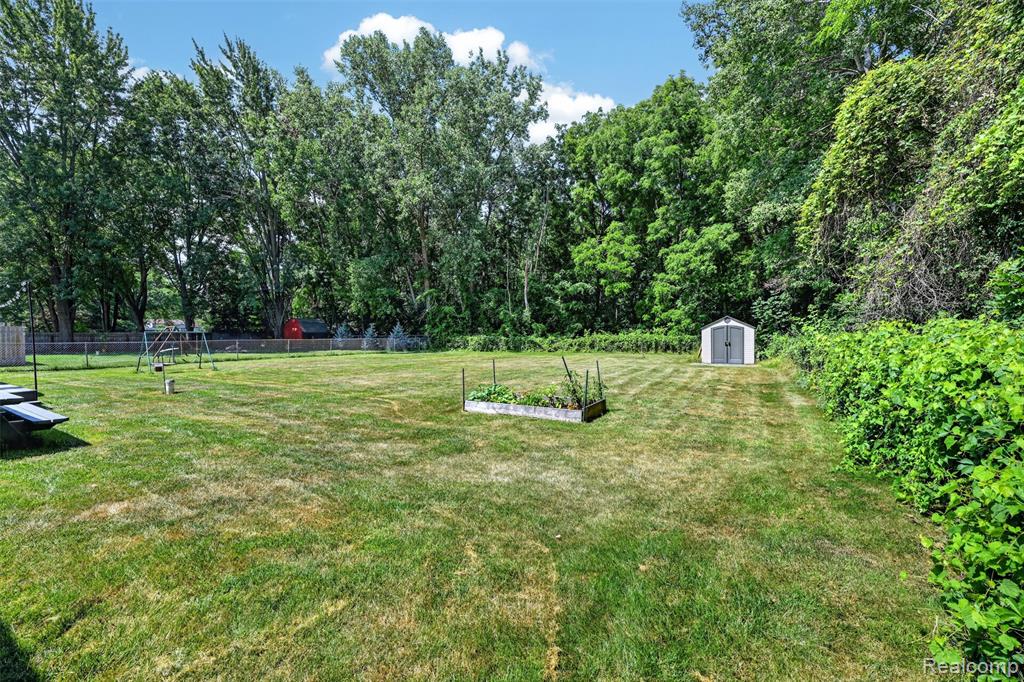 4290 Sulgrave Drive, Swartz Creek, MI 48473 — Photo 44