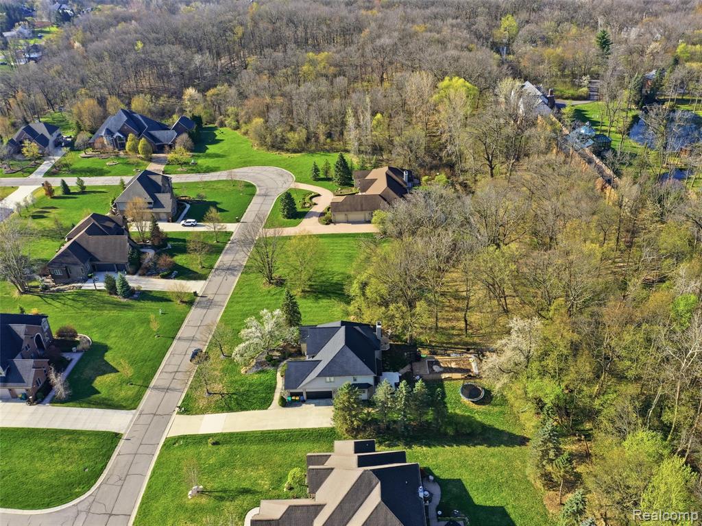 4710 Woodland Hills Drive, Rochester, MI 48306 — Photo 14