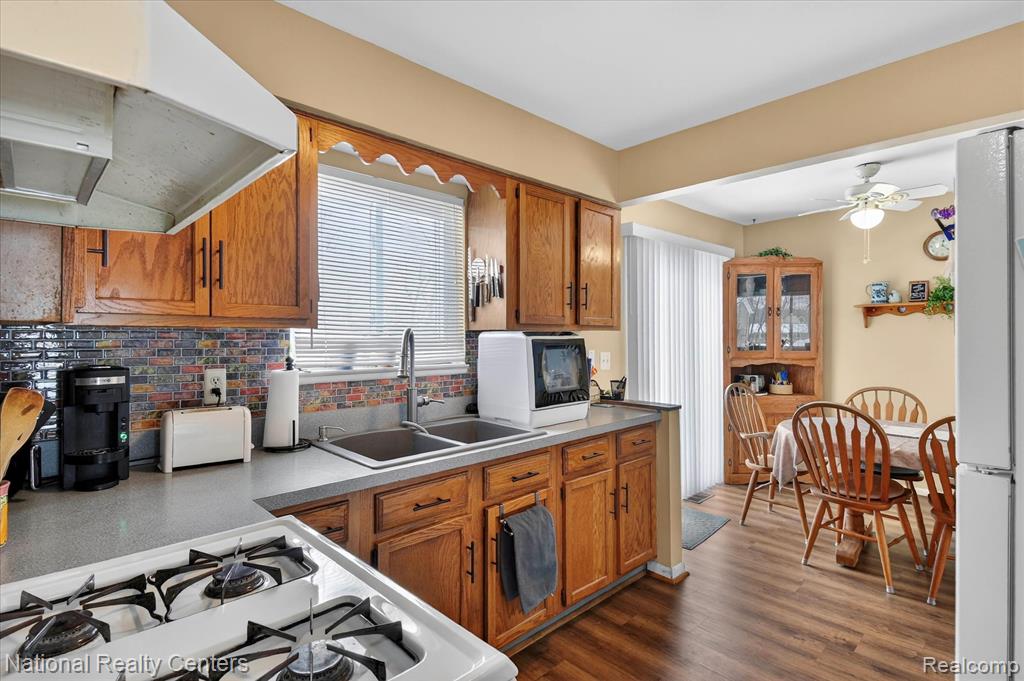4315 Gale Drive, Howell, MI 48843 — Photo 15