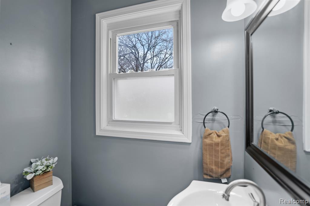 5084 DALY Boulevard, Flint, MI 48506 — Photo 42