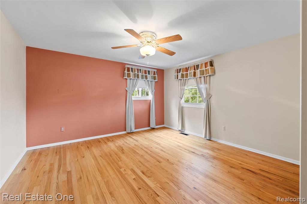 25574 Wilson Drive, Dearborn Heights, MI 48127 — Photo 42