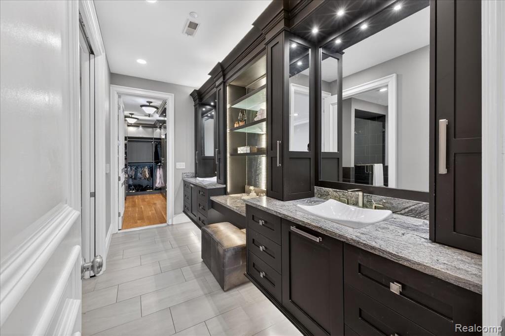 801 W Ann Arbor Trail, 301, Plymouth, MI 48170 — Photo 36