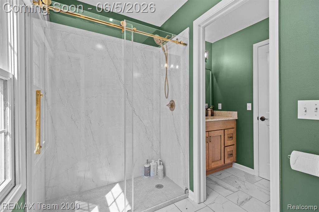 5681 WOODFIELD Parkway, Grand Blanc, MI 48439 — Photo 31