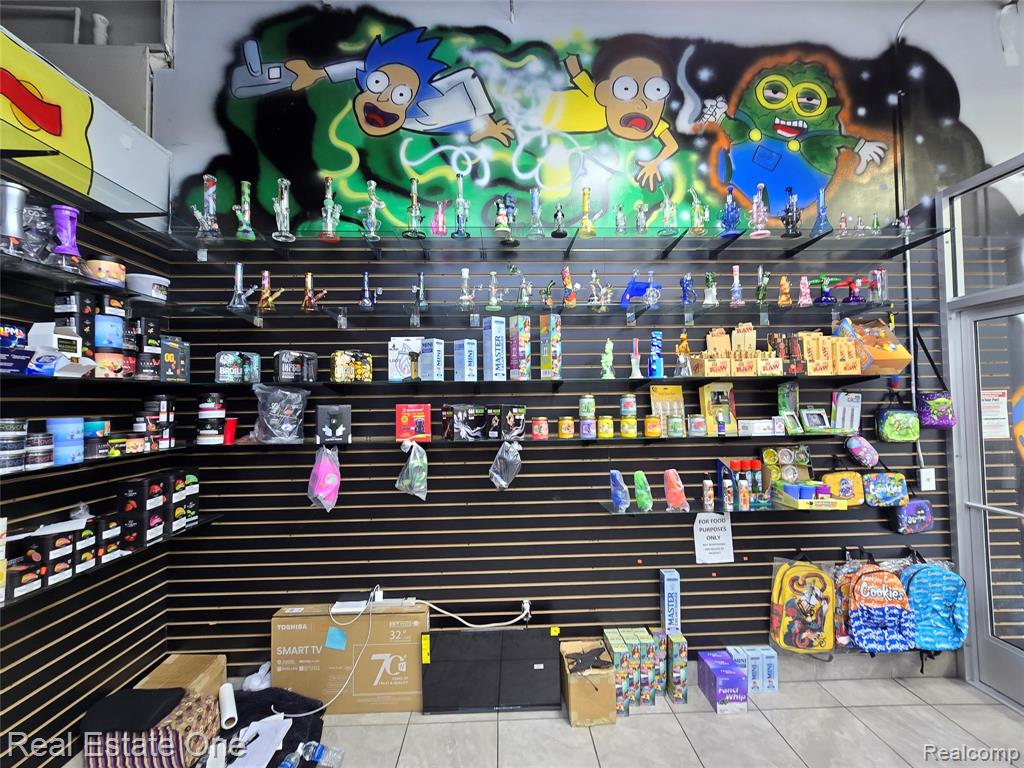 4211 E SEVEN MILE RD, Detroit, MI 48234 — Photo 8