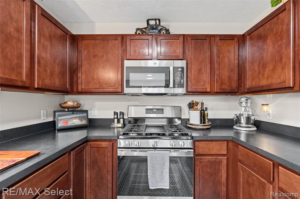 185 Laura Lane, Linden, MI 48451 — Photo 15