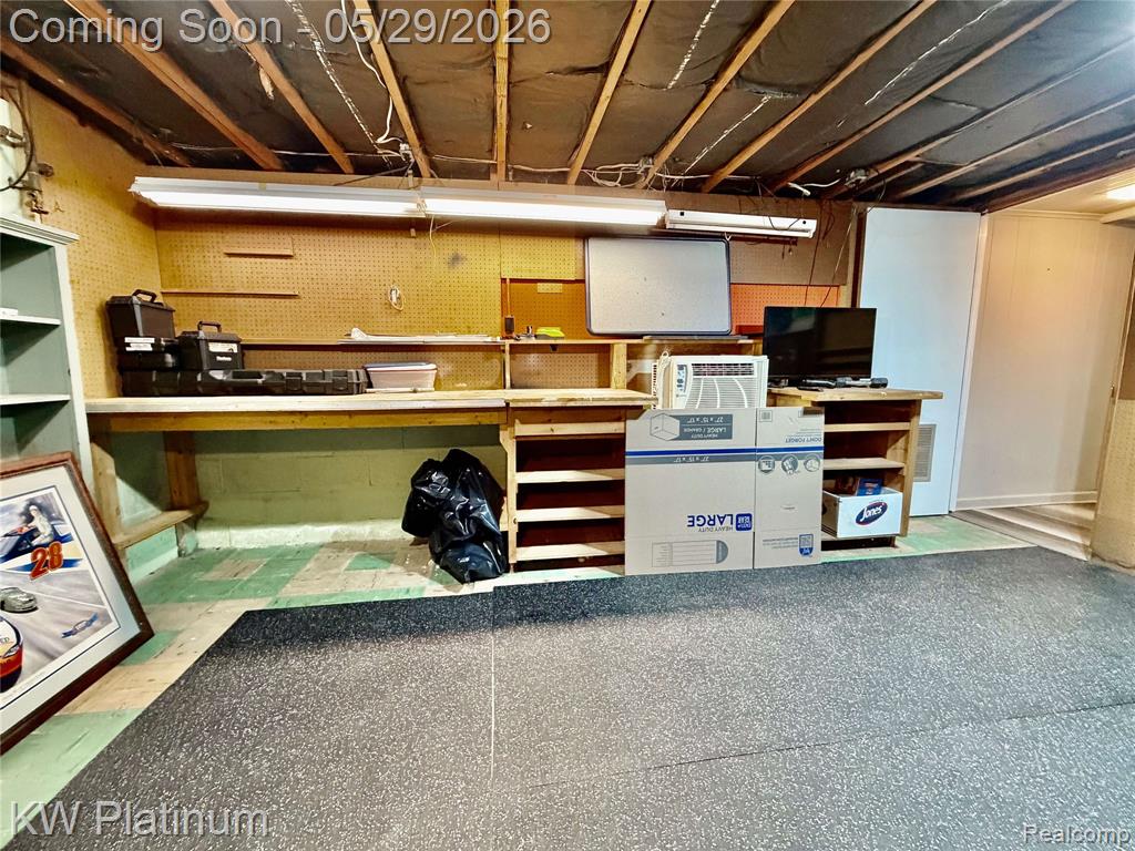 2425 Woodstock Drive, Port Huron, MI 48060 — Photo 41