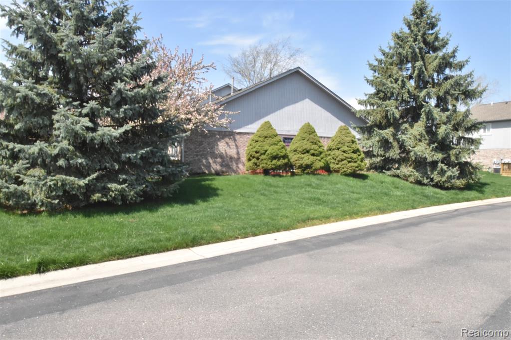 23436 Mahoney Court, 182, Trenton, MI 48183 — Photo 22