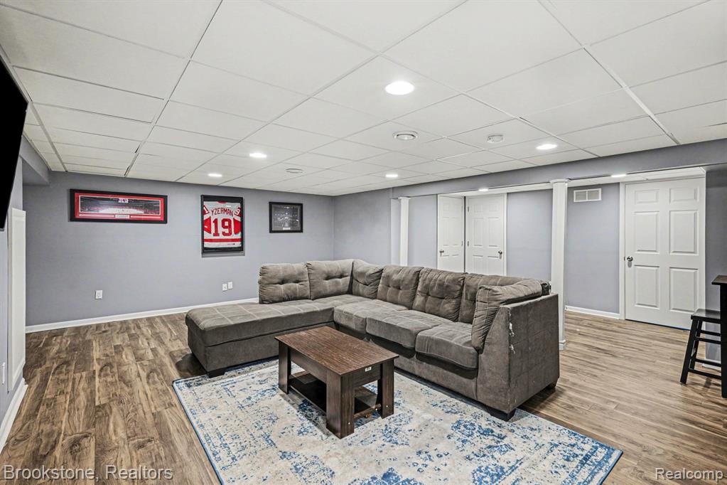 46561 Plum Grove Drive, Macomb, MI 48044 — Photo 13