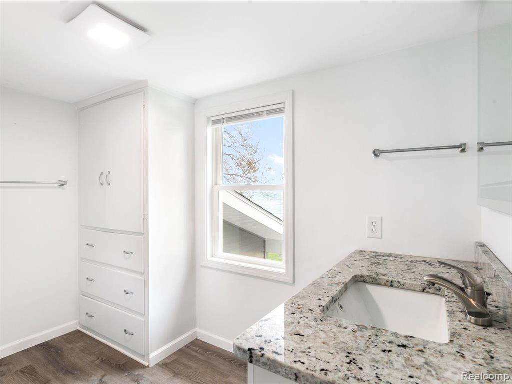 5444 LAKESHORE Road, Fort Gratiot, MI 48059 — Photo 25