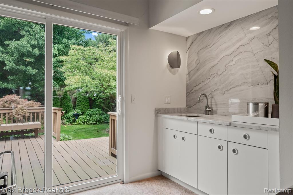 5137 Woodlands Drive, 24, Bloomfield Hills, MI 48302 — Photo 12