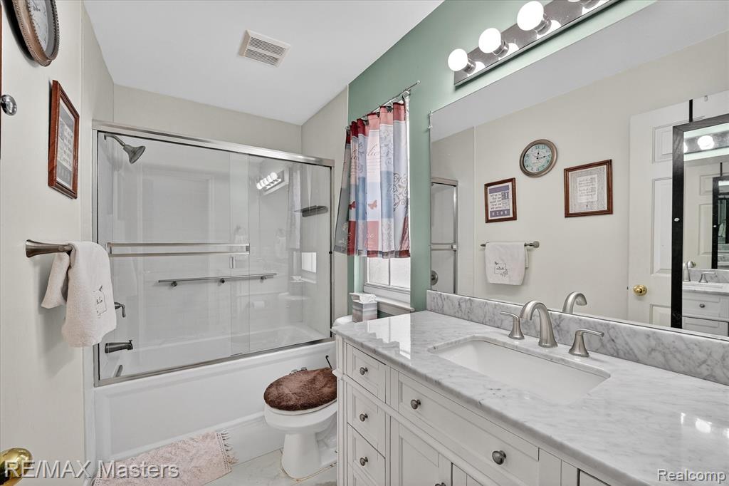 25409 Willowbrook Court, Flat Rock, MI 48134 — Photo 12