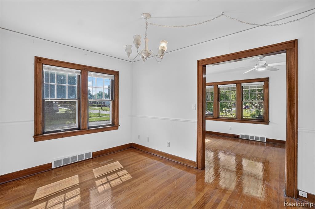702 Leland Street, Flint, MI 48507 — Photo 12
