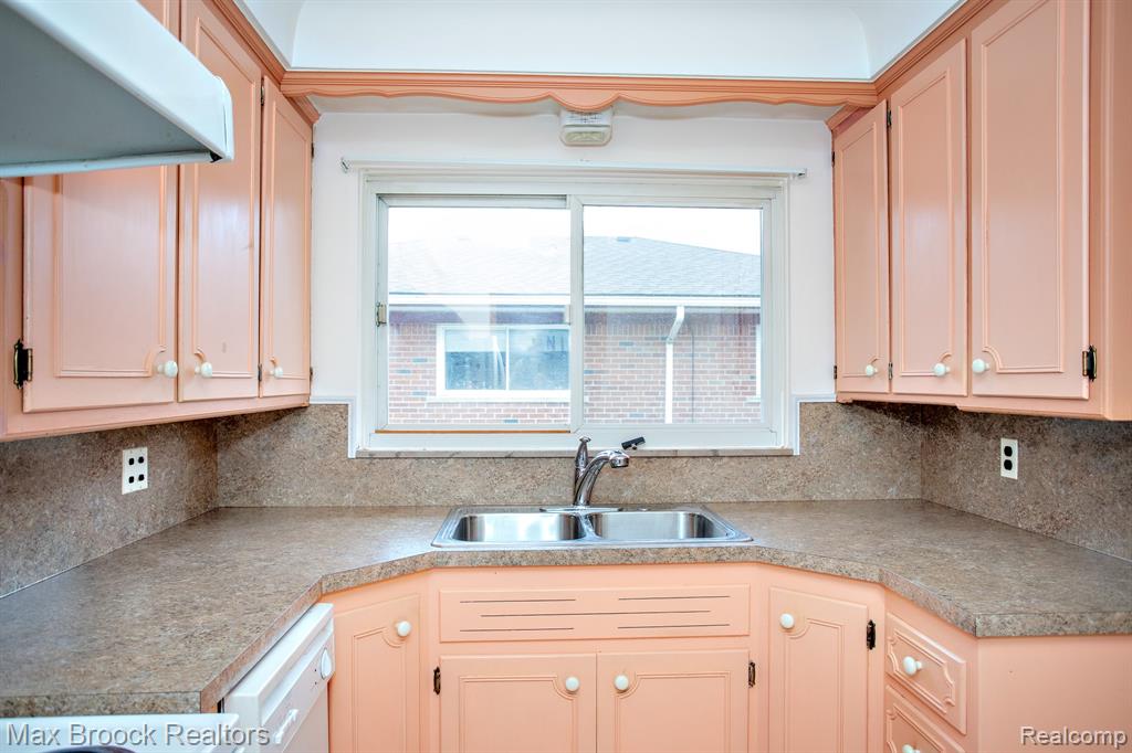 13565 Dixie, Redford, MI 48239 — Photo 15