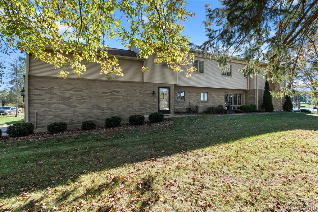 6125 Mabley Hill Road, Fenton, MI 48430 — Photo 5