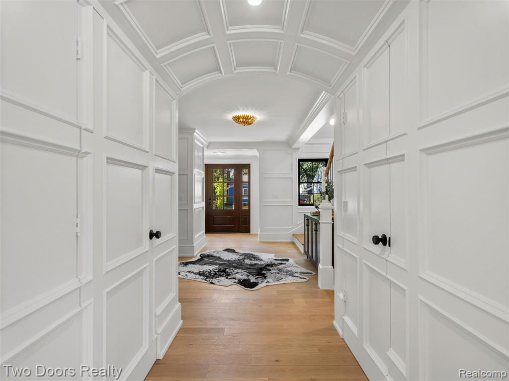 820 OAKRIDGE Avenue, Royal Oak, MI 48067 — Photo 12