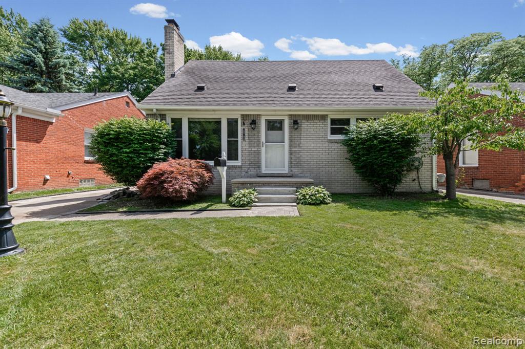 20700 Damman Street, Harper Woods, MI 48225 — Photo 2
