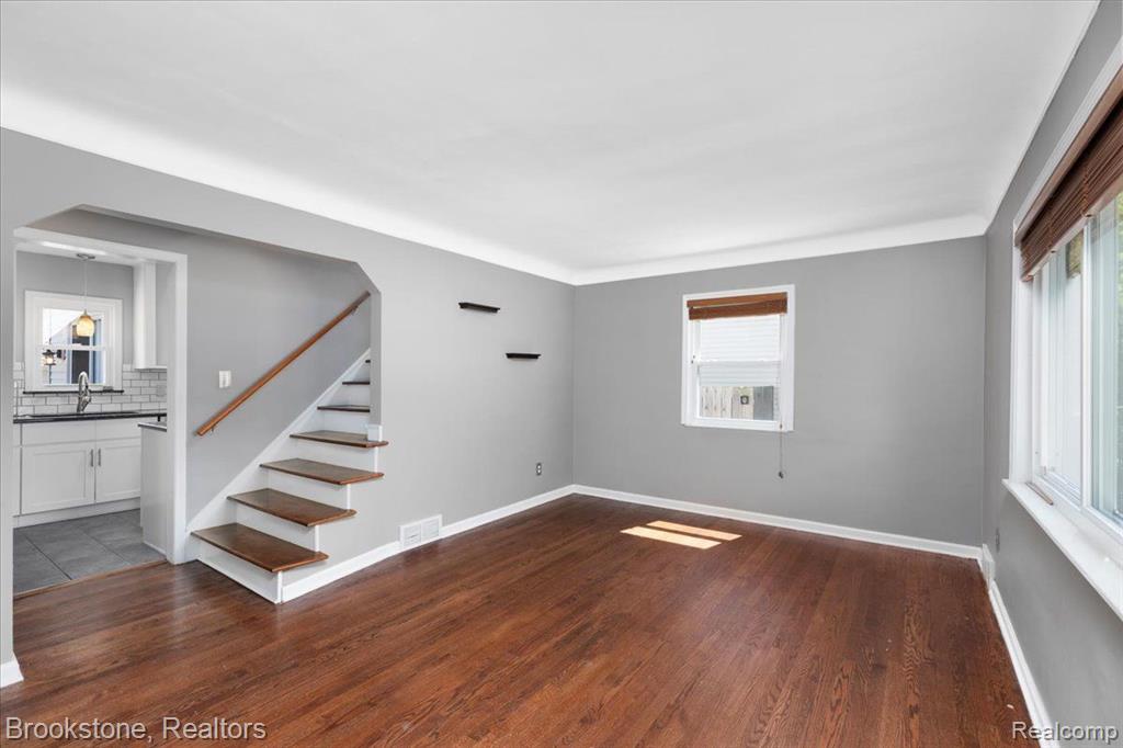 516 N EDGEWORTH Avenue, Royal Oak, MI 48067 — Photo 5