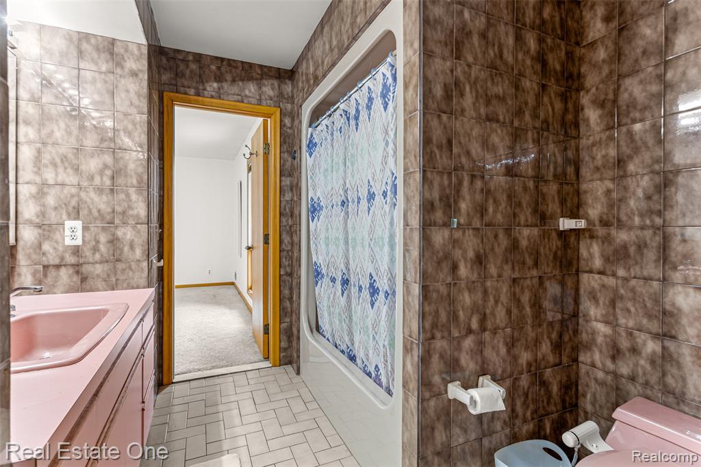 18191 Country Club Circle, Riverview, MI 48193 — Photo 43