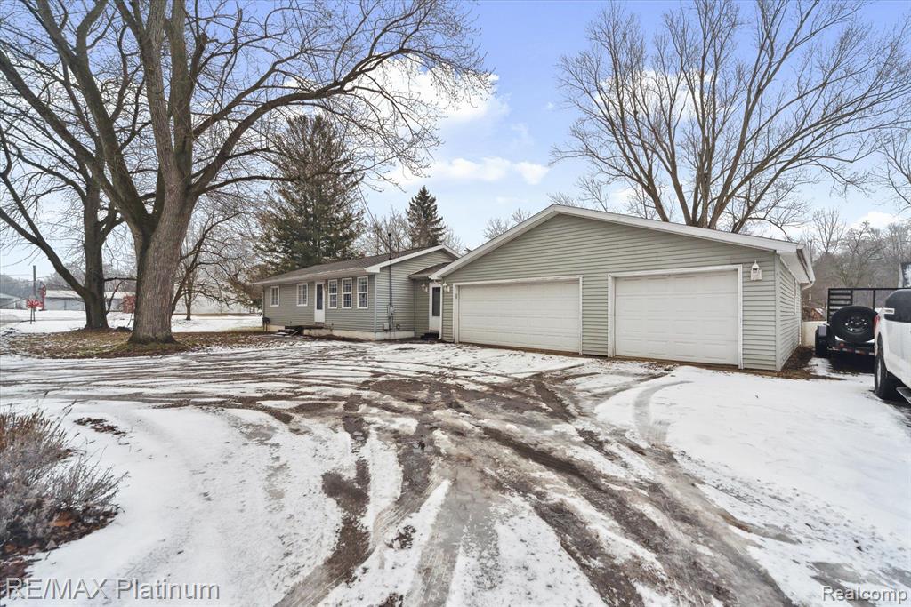 107 RUSSELL Street, Leslie, MI 49251 — Photo 2