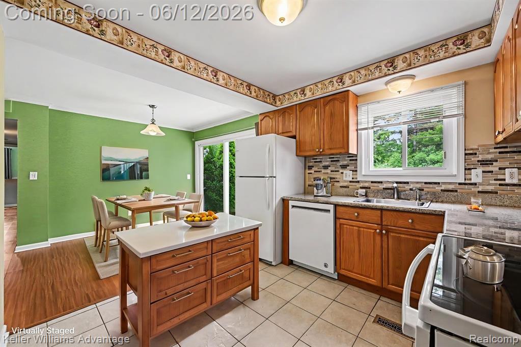 1669 Ashstan Drive, Walled Lake, MI 48390 — Photo 12